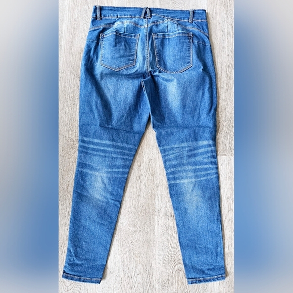 Size 14 Distressed Denim Skinny Jeans - Picture 3 of 5